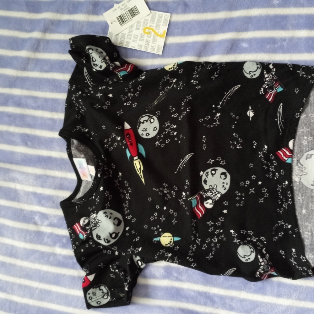 New LuLaRoe Gracie Tee